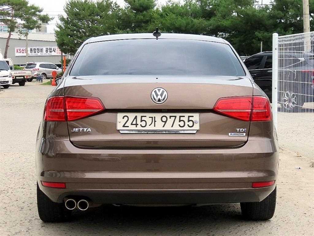 Volkswagen Jetta - Vista 4