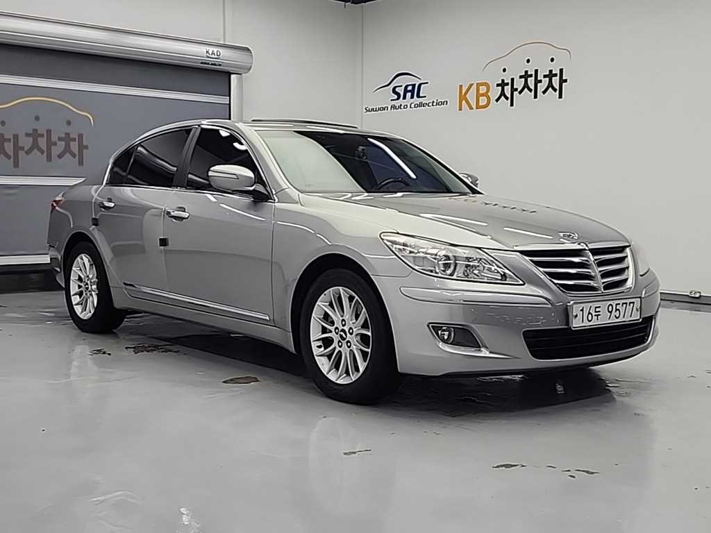 HYUNDAI Genesis - Vista 5