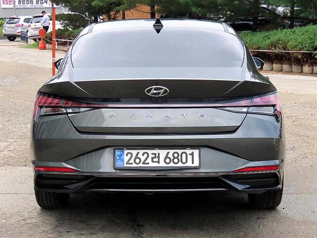 HYUNDAI Avante - Vista 4