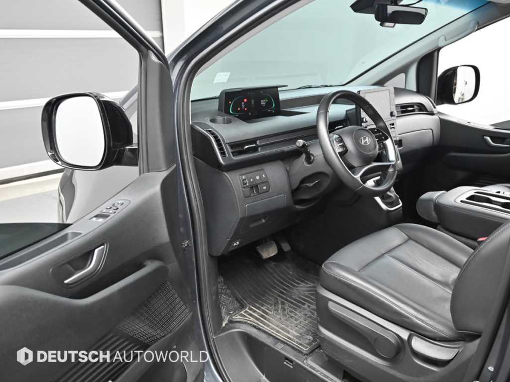 HYUNDAI Staria - Vista 11