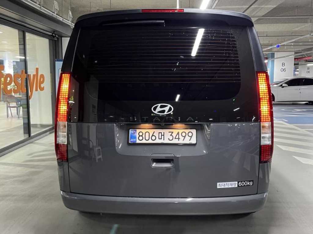 HYUNDAI Staria - Vista 4