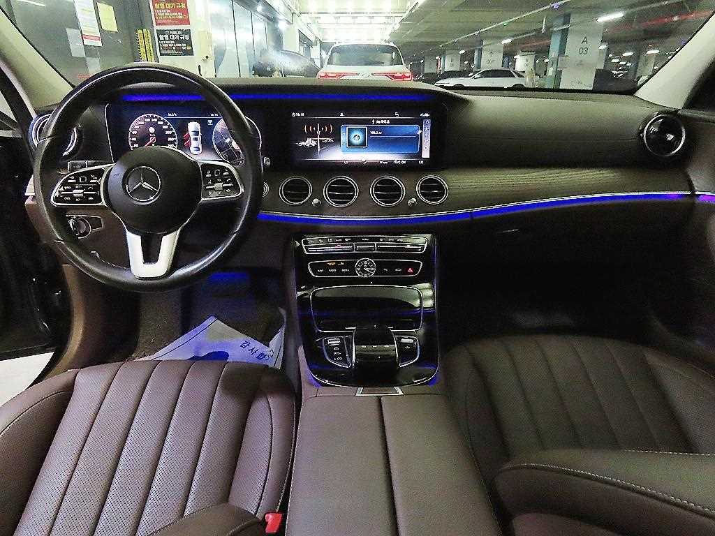 Mercedes Benz E class - Vista 10