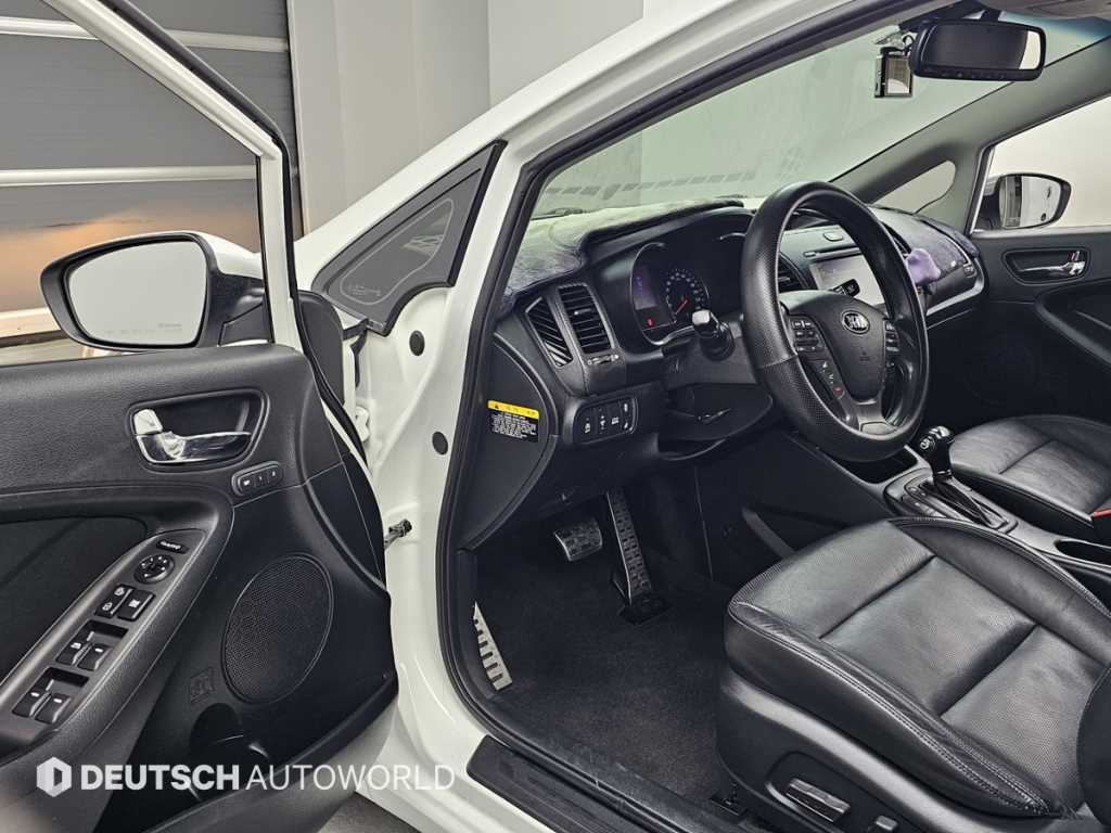 KIA K3 - Vista 10
