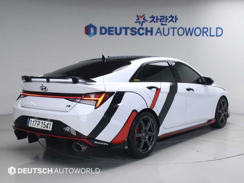 HYUNDAI Avante - Vista 2