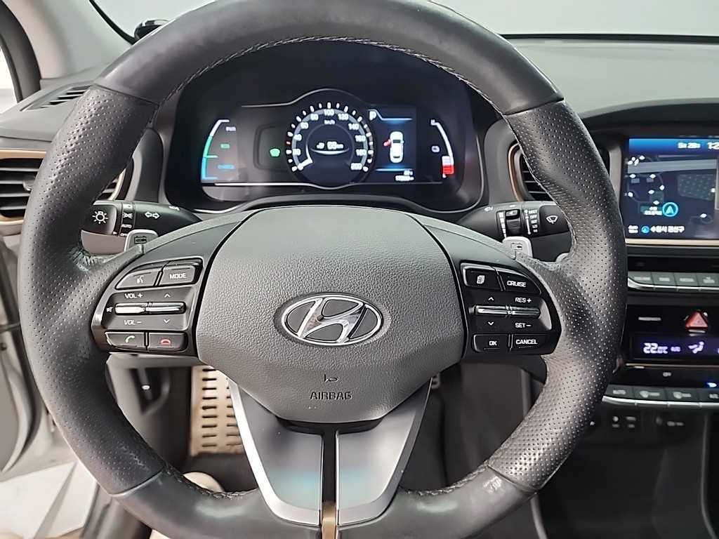 HYUNDAI Ioniq - Vista 10