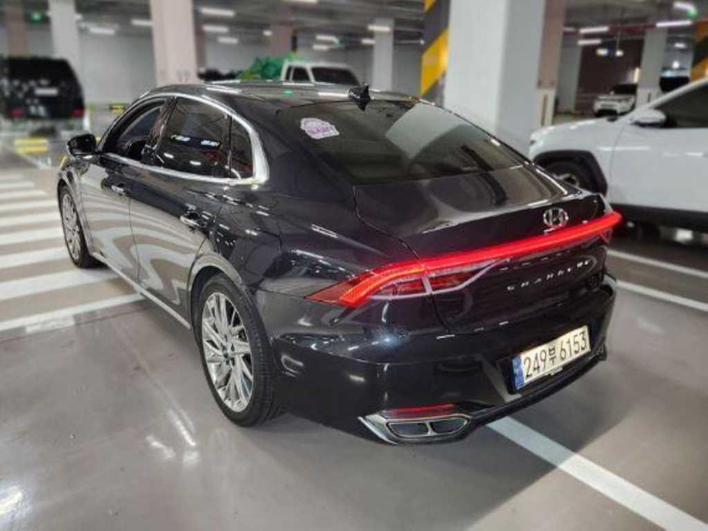 HYUNDAI Grandeur - Vista 5