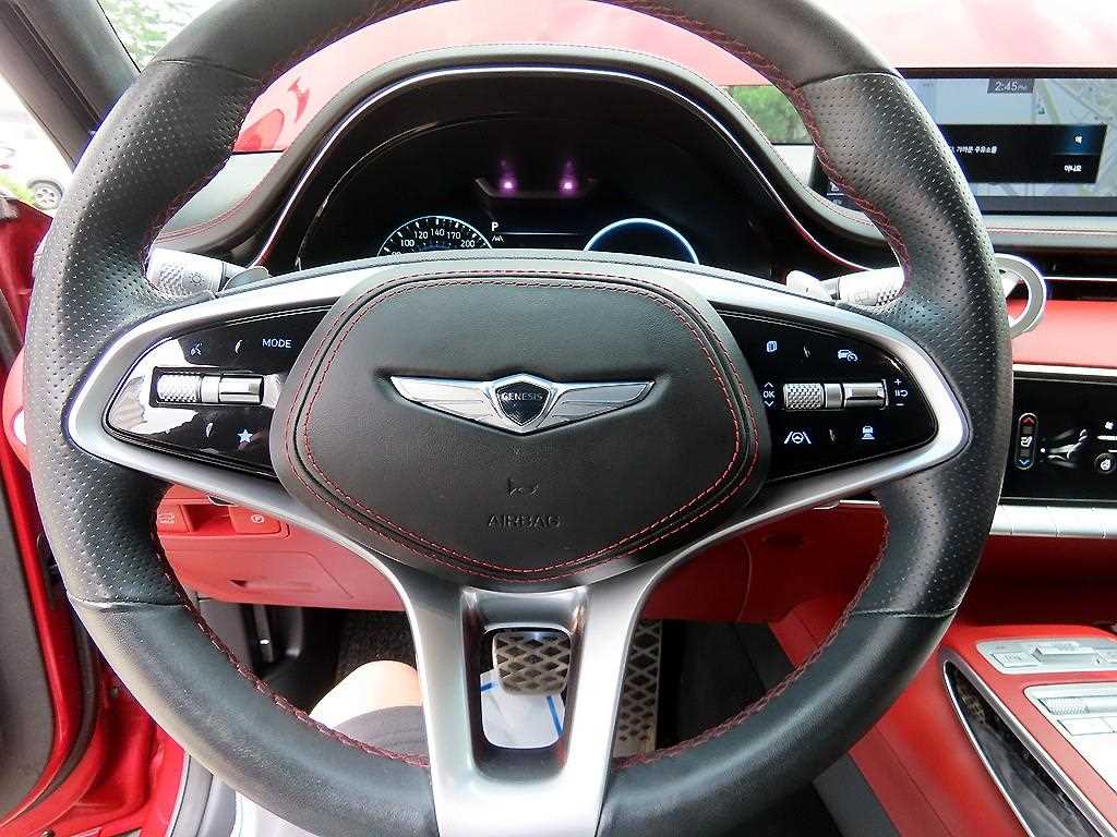 Genesis GV70 - Vista 8