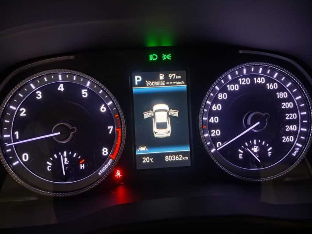 HYUNDAI Sonata - Vista 8
