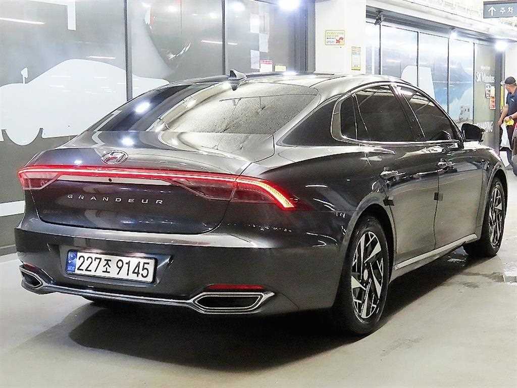 HYUNDAI Grandeur - Vista 4