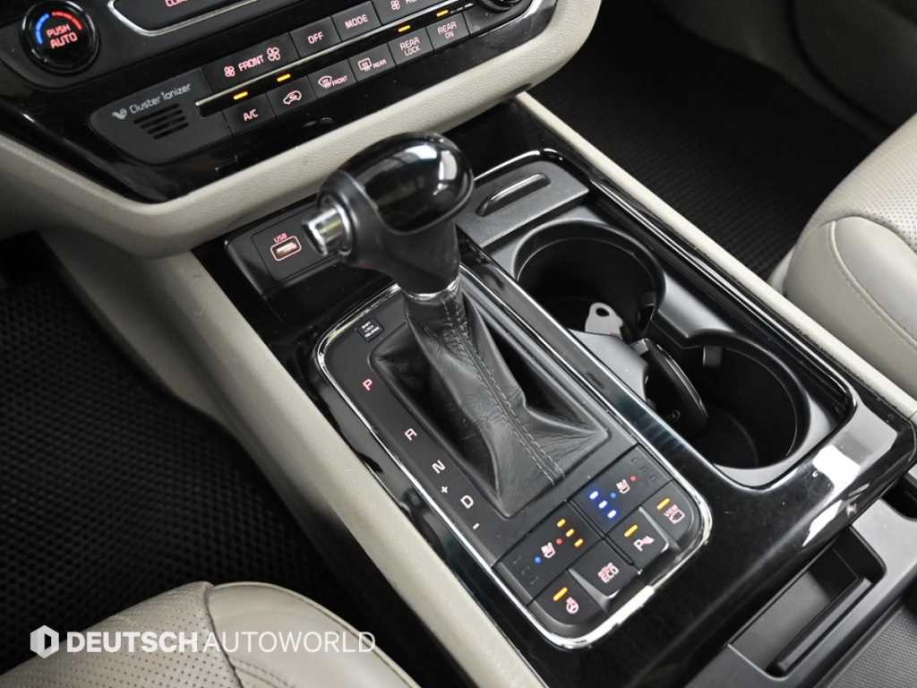KIA Carnival - Vista 9
