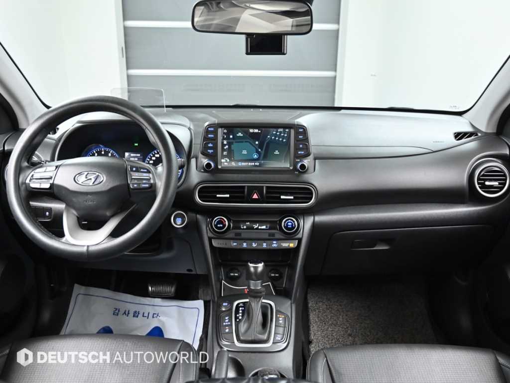 HYUNDAI Kona - Vista 7