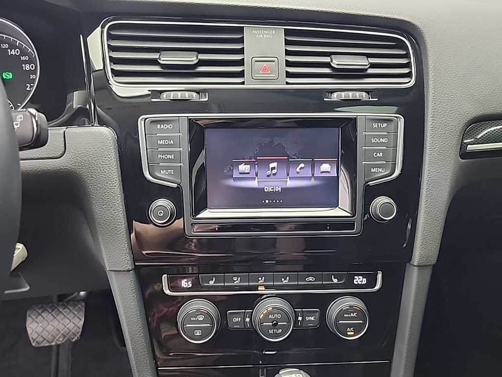 Volkswagen Golf - Vista 10