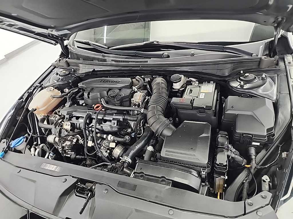 HYUNDAI Avante - Vista 5