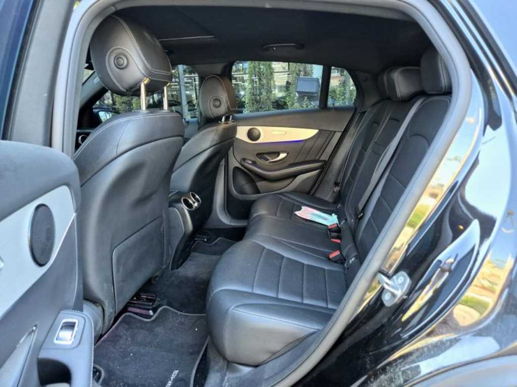 Mercedes Benz GLC Class - Vista 5