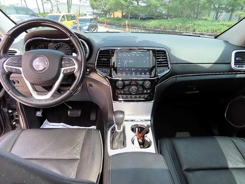 Jeep Cherokee - Vista 7