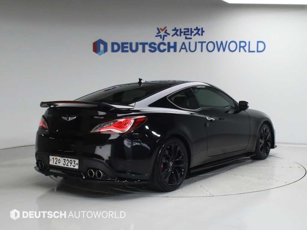 HYUNDAI Genesis - Vista 2