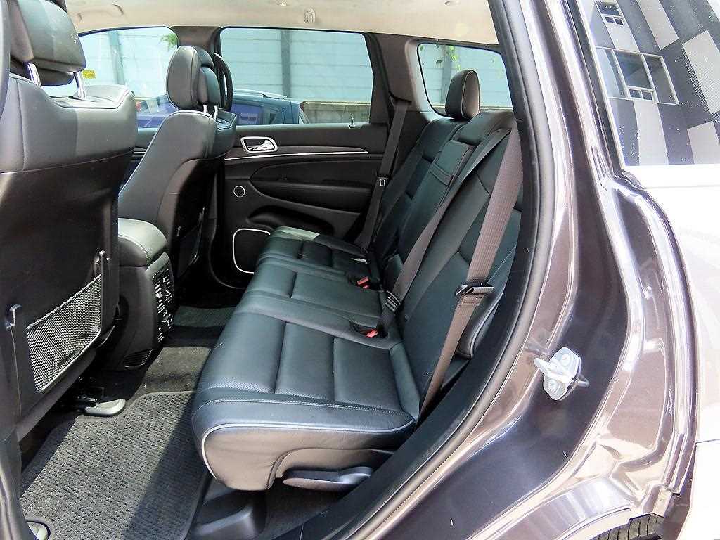 Jeep Cherokee - Vista 6