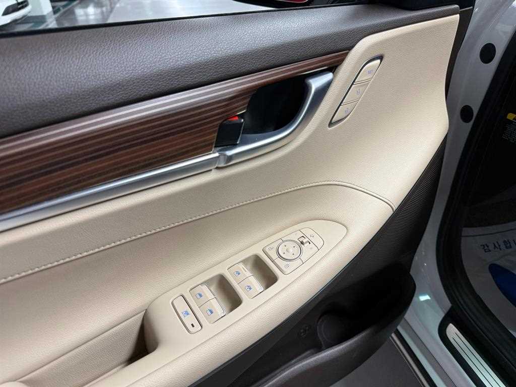 HYUNDAI Grandeur - Vista 11