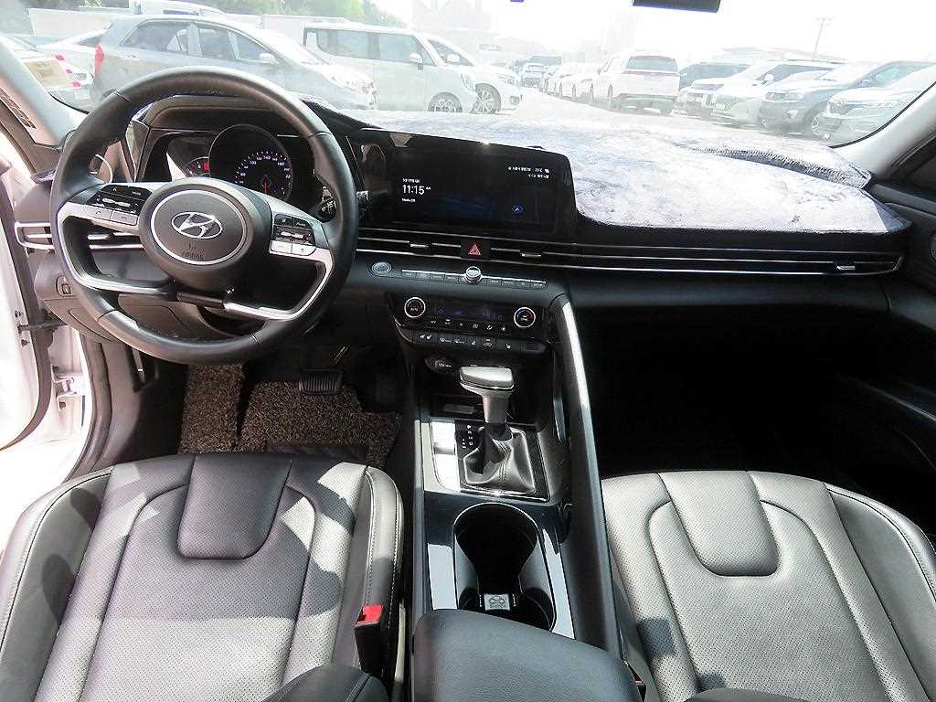 HYUNDAI Avante - Vista 7