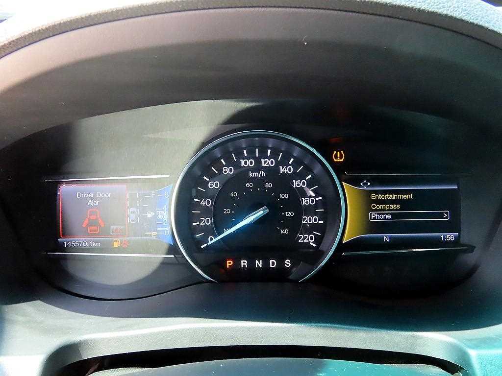 Ford Explorer - Vista 9