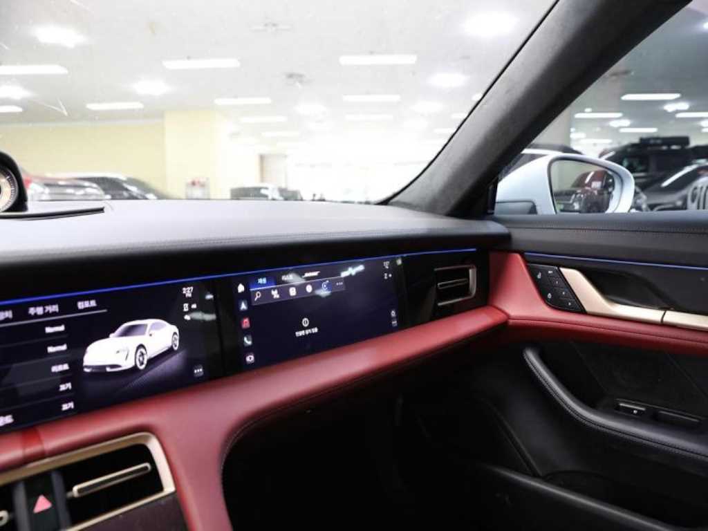 Porsche Taycan - Vista 6