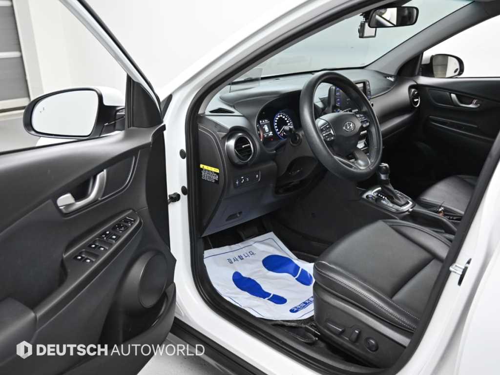HYUNDAI Kona - Vista 11