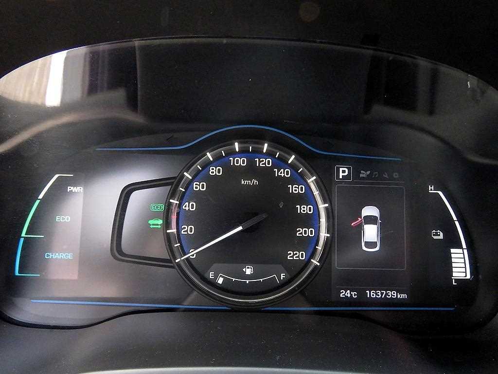 HYUNDAI Ioniq - Vista 11