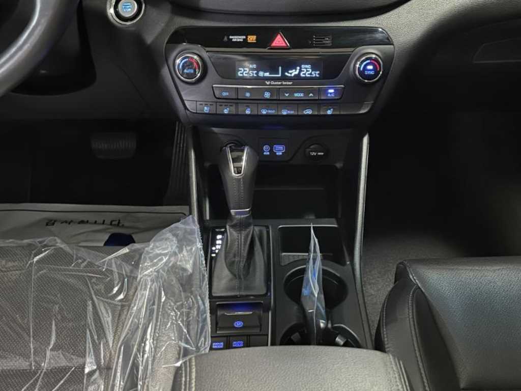 HYUNDAI Tucson - Vista 10