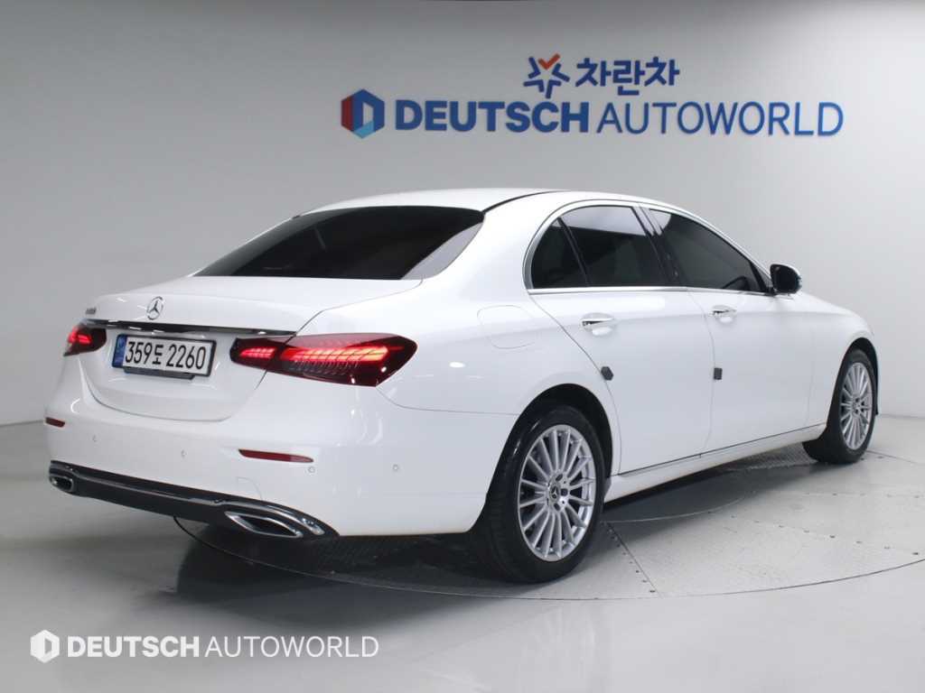 Mercedes Benz E class - Vista 2