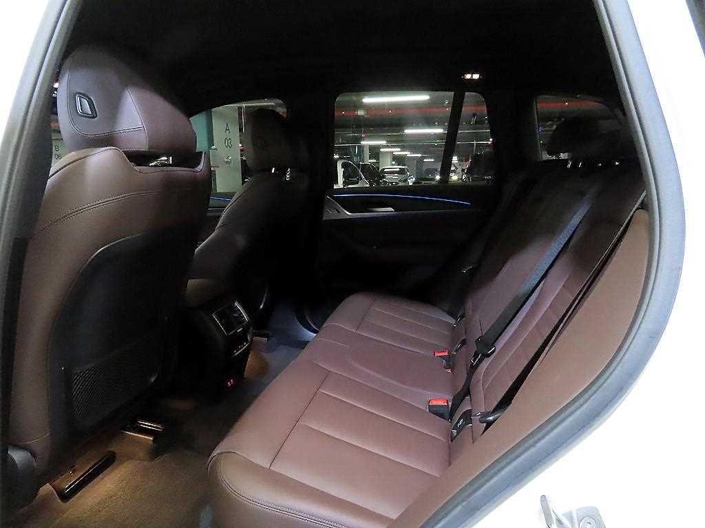 BMW iX3 - Vista 7