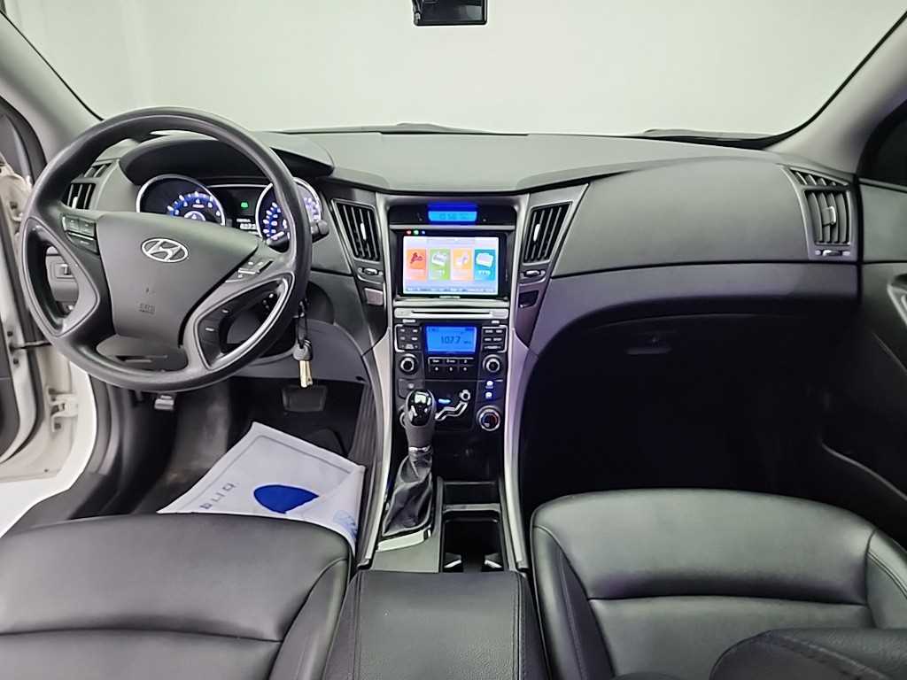 HYUNDAI Sonata - Vista 7