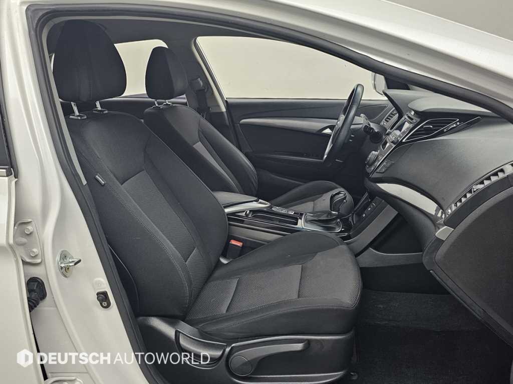 HYUNDAI i40 - Vista 10