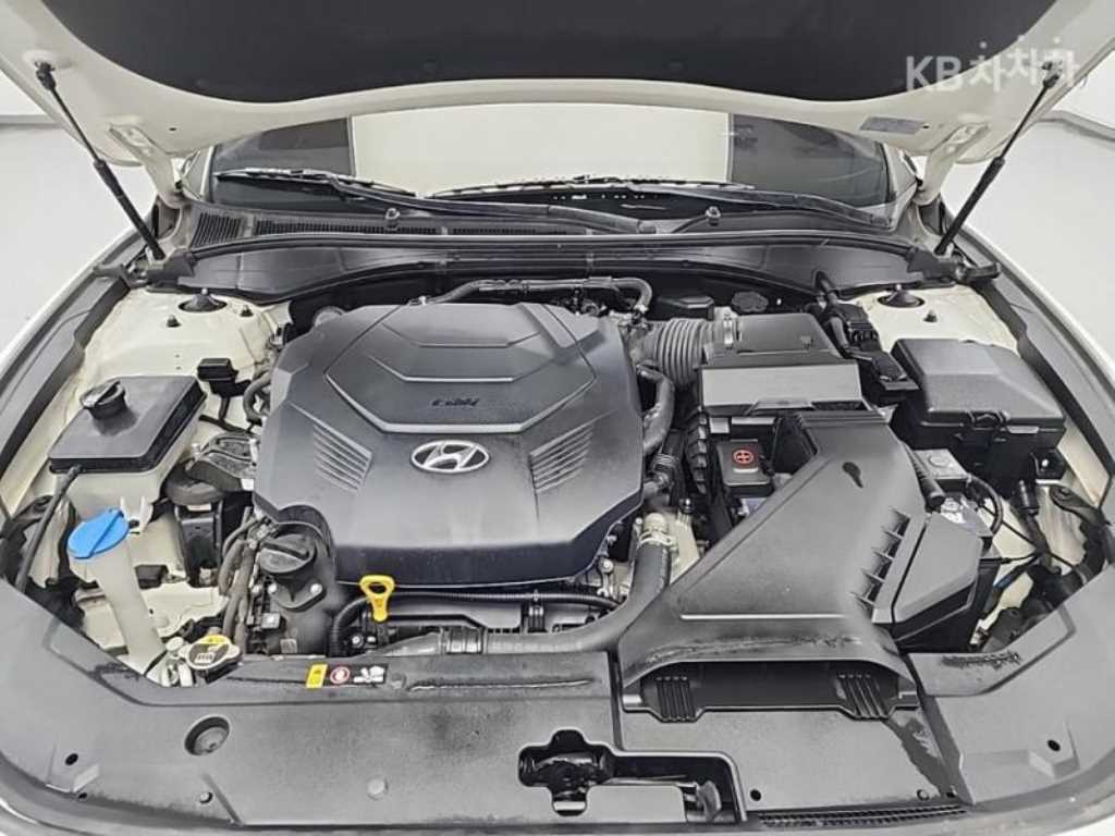 HYUNDAI Grandeur - Vista 5