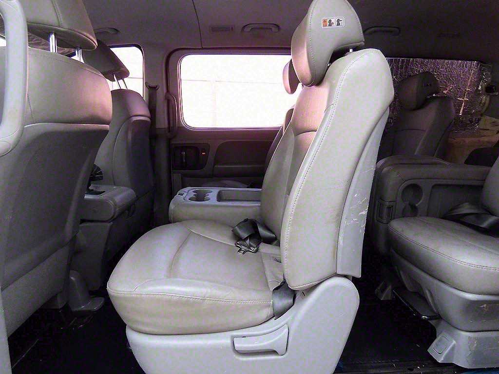 HYUNDAI Starex - Vista 6