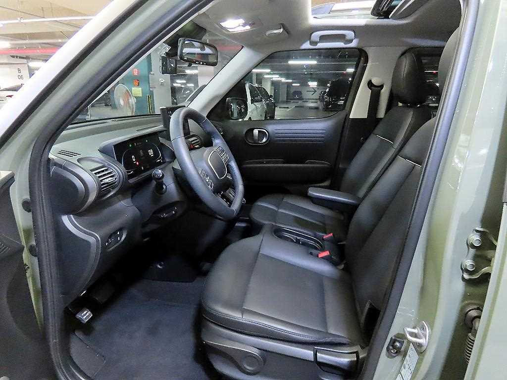 HYUNDAI Casper - Vista 6