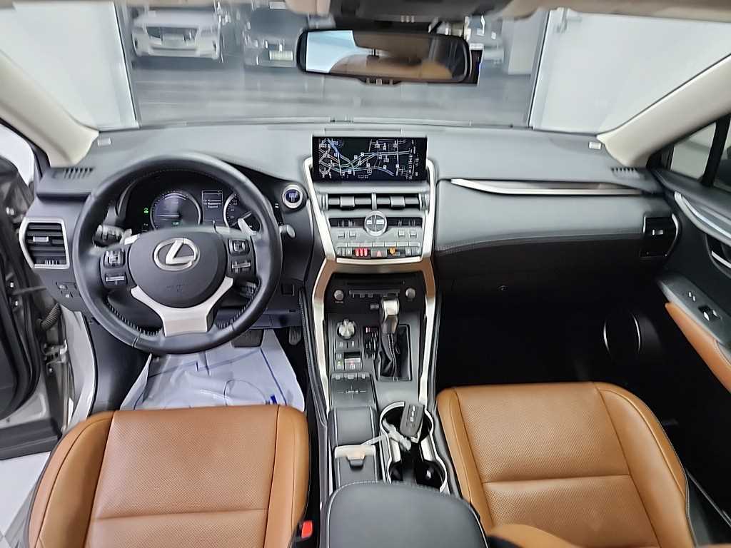 Lexus NX - Vista 7