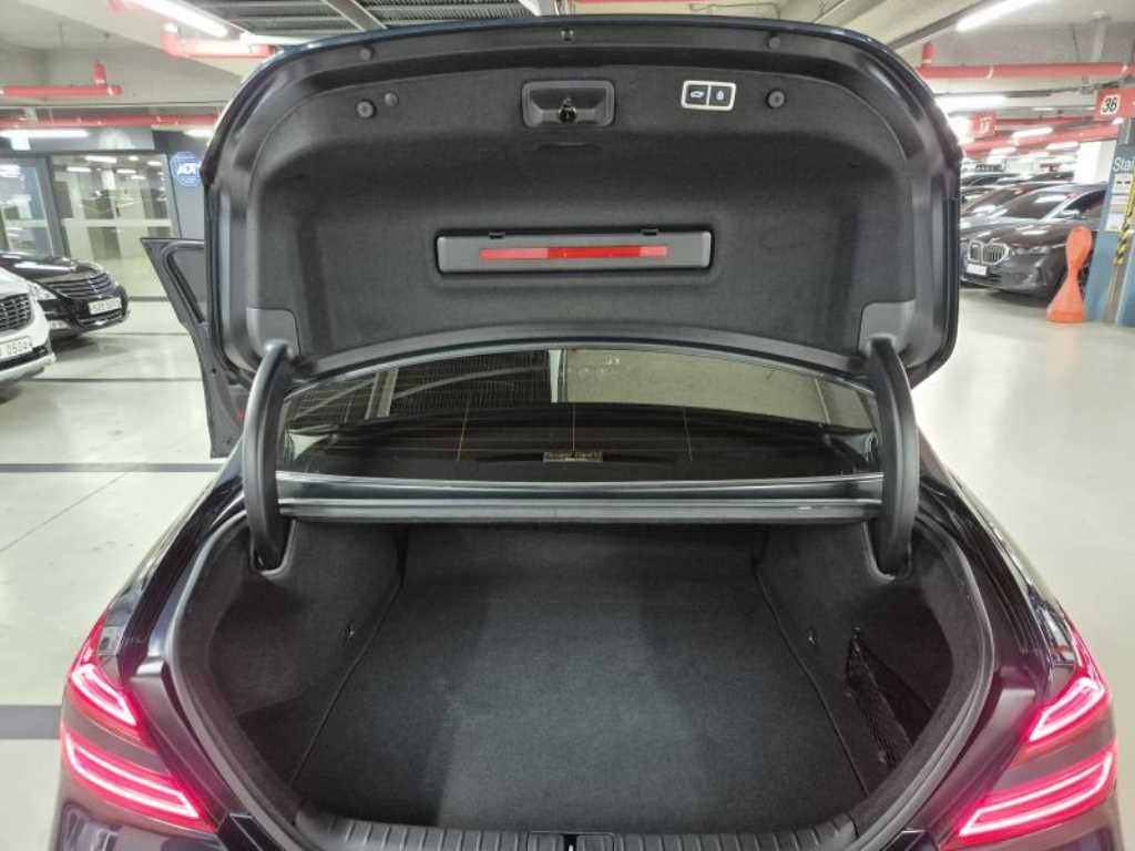 Genesis G70 - Vista 9