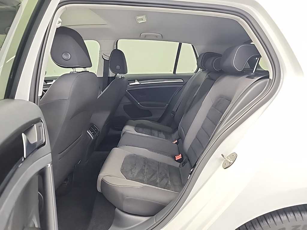 Volkswagen Golf - Vista 12