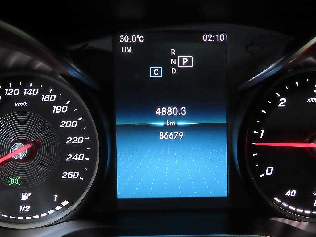Mercedes Benz C Class - Vista 8