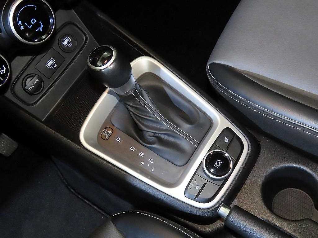 HYUNDAI Venue - Vista 12