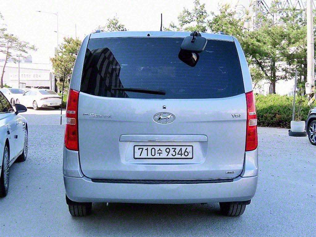 HYUNDAI Starex - Vista 4