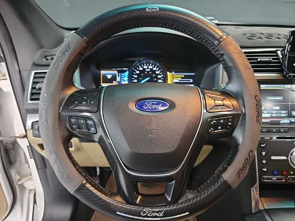 Ford Explorer - Vista 9
