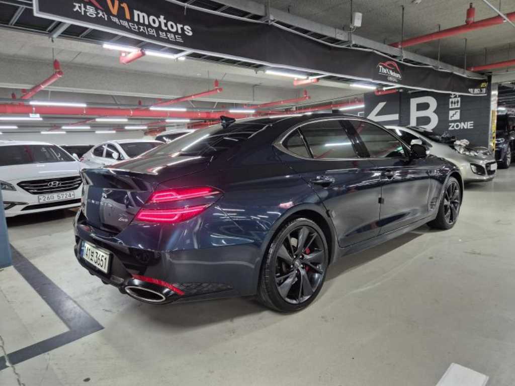 Genesis G70 - Vista 3