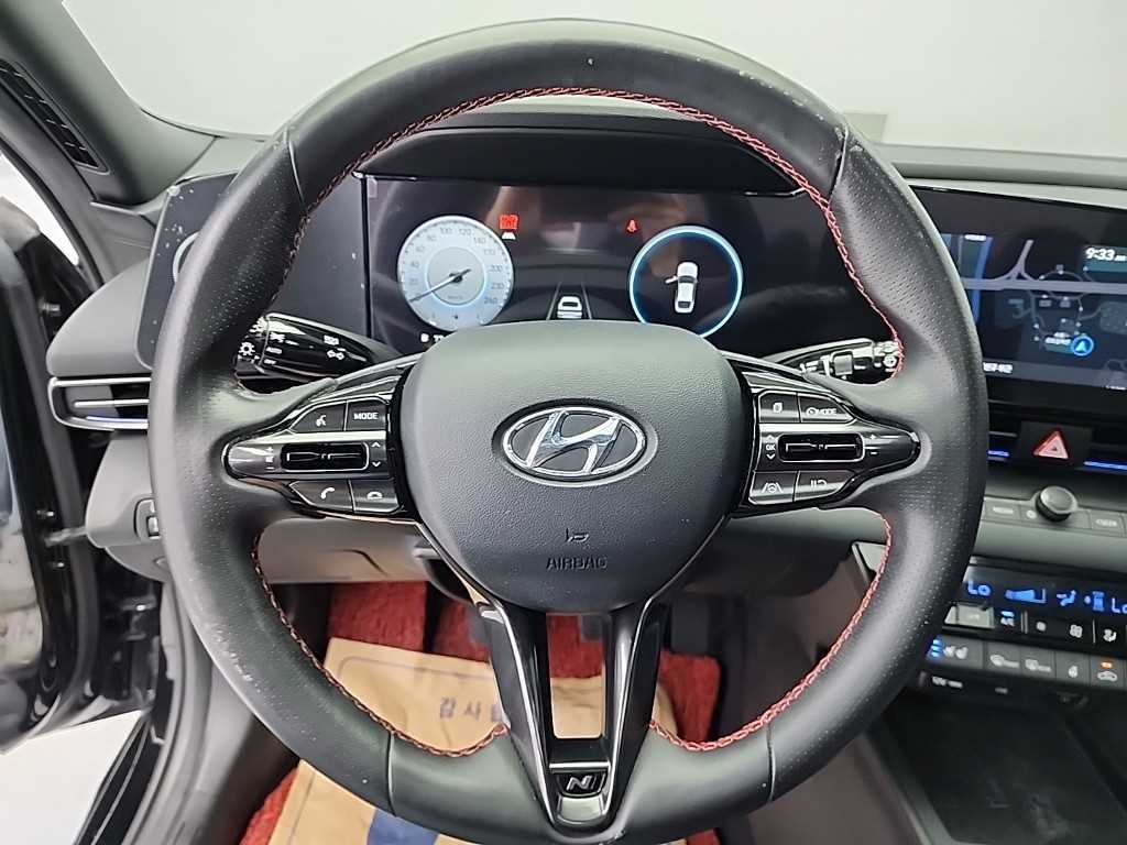 HYUNDAI Avante - Vista 9