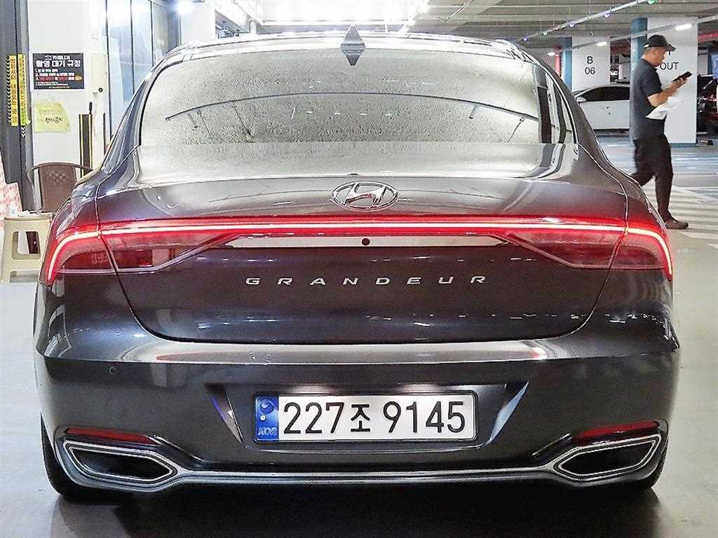 HYUNDAI Grandeur - Vista 5