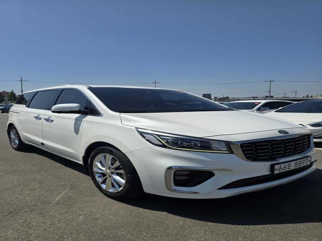 KIA Carnival - Vista 3