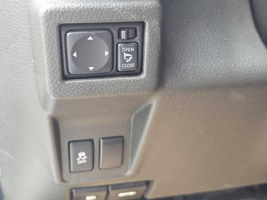 Nissan Cube - Vista 10
