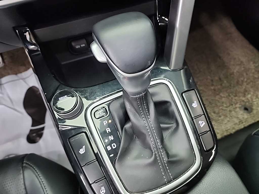 KIA Seltos - Vista 8
