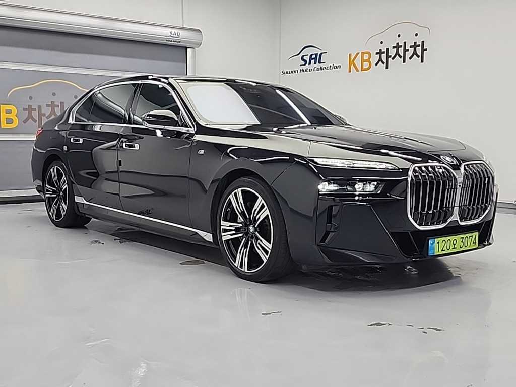 BMW i7 - Vista 3