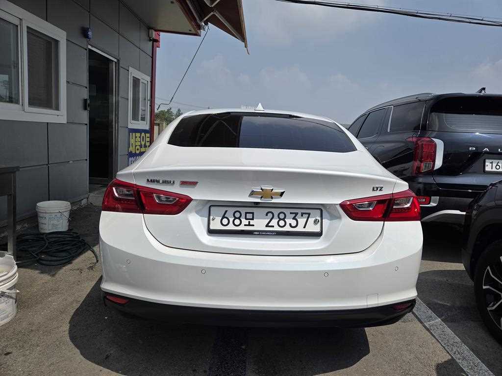Chevrolet Malibu - Vista 3